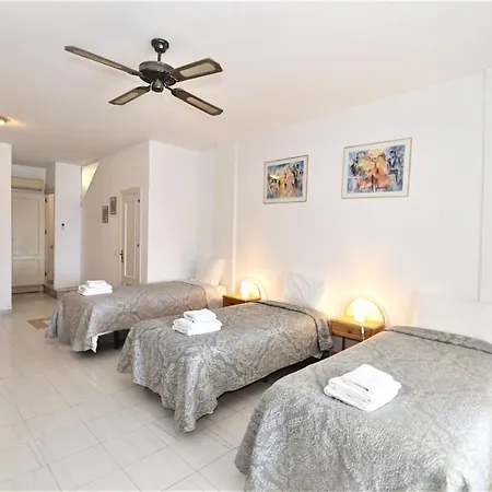 Port Townhouse Toby Apartament *