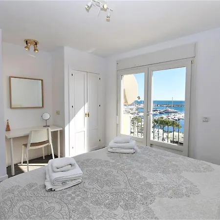 Port Townhouse Toby * אסטפונה
